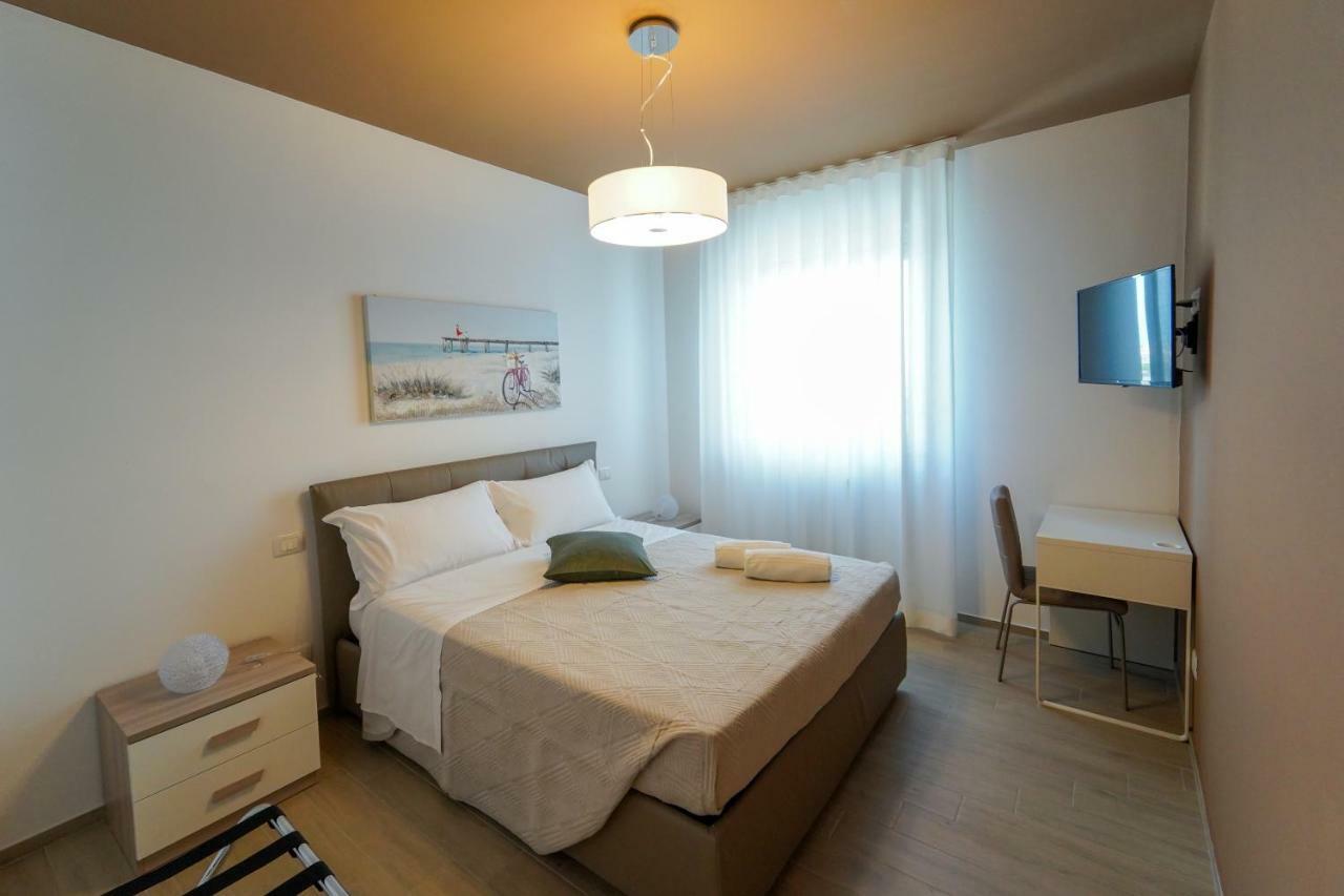 Wojtyla Airport Bari Bed & Breakfast Bagian luar foto